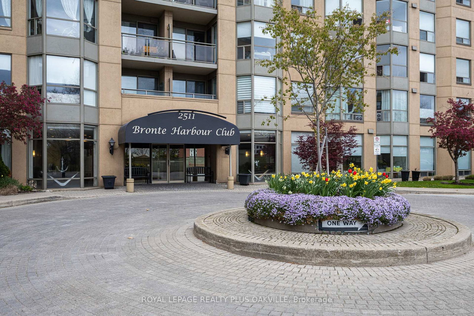 2511-lakeshore-road-w-oakville-ontario-w13496174