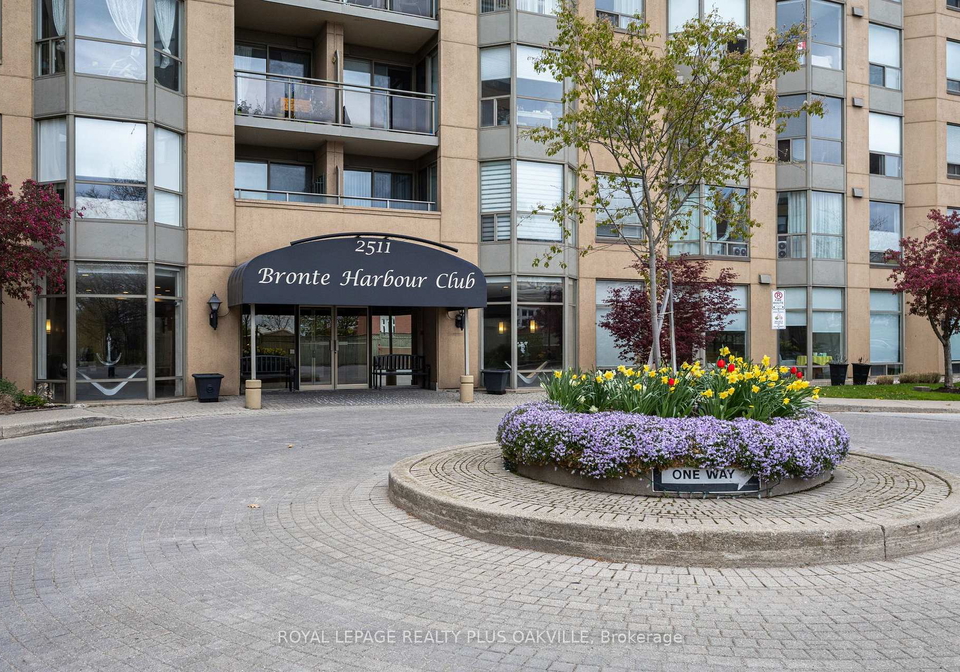 2511-lakeshore-road-w-oakville-ontario-w13496174