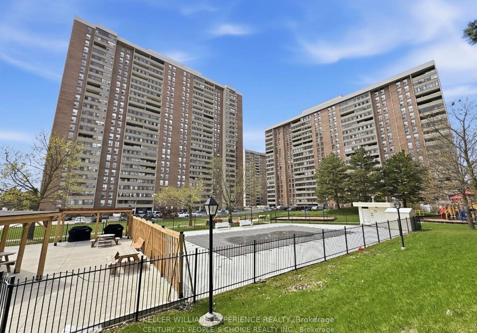 18-knightsbridge-road-brampton-ontario-w13496428