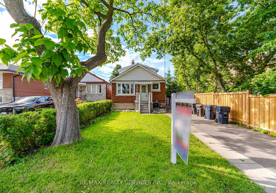 30-elder-avenue-toronto-etobicoke-ontario-w13496466