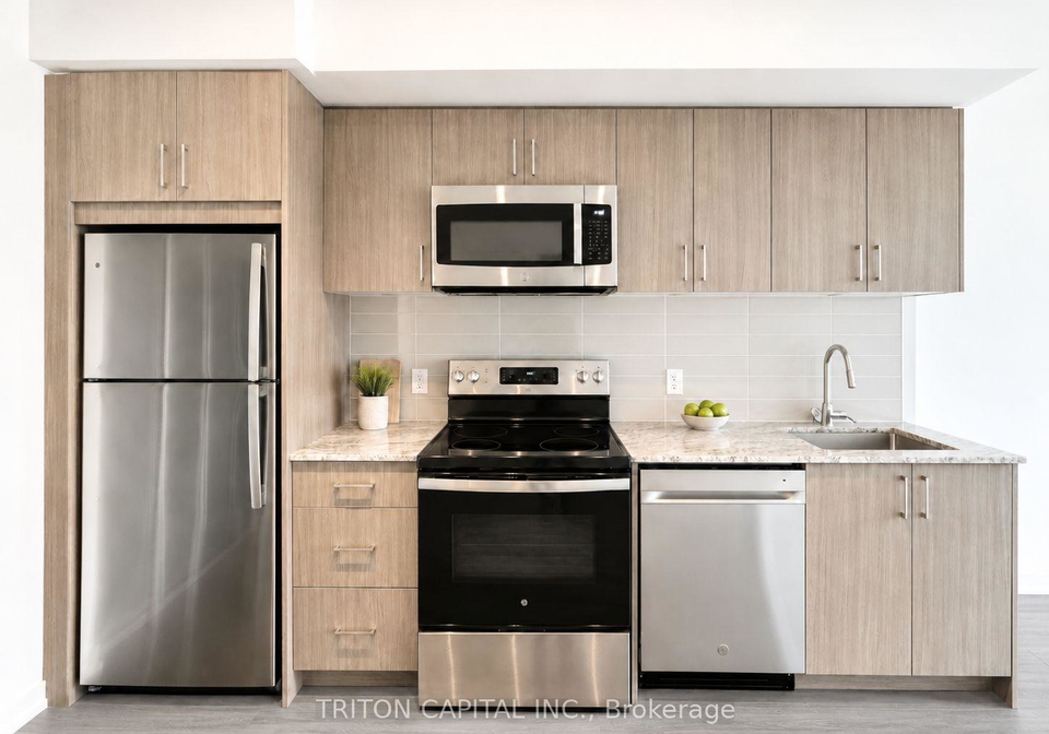 4010-eglinton-avenue-w-toronto-etobicoke-ontario-w13496592