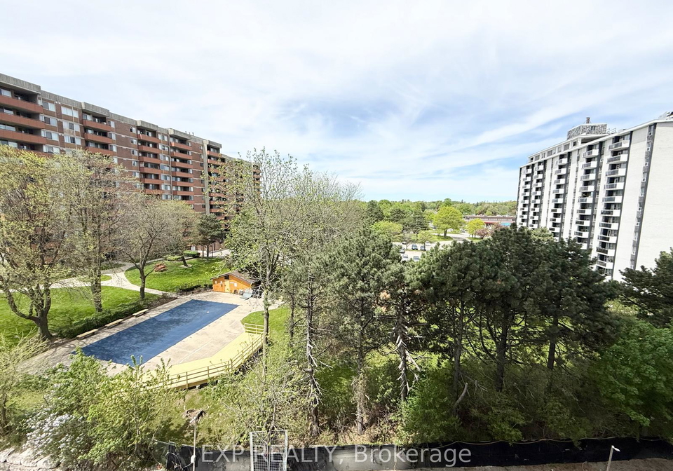 4010-eglinton-avenue-w-toronto-etobicoke-ontario-w13496992