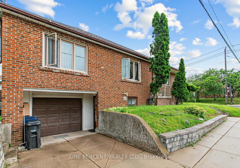 107-lonborough-avenue-toronto-north-york-ontario-w13497088