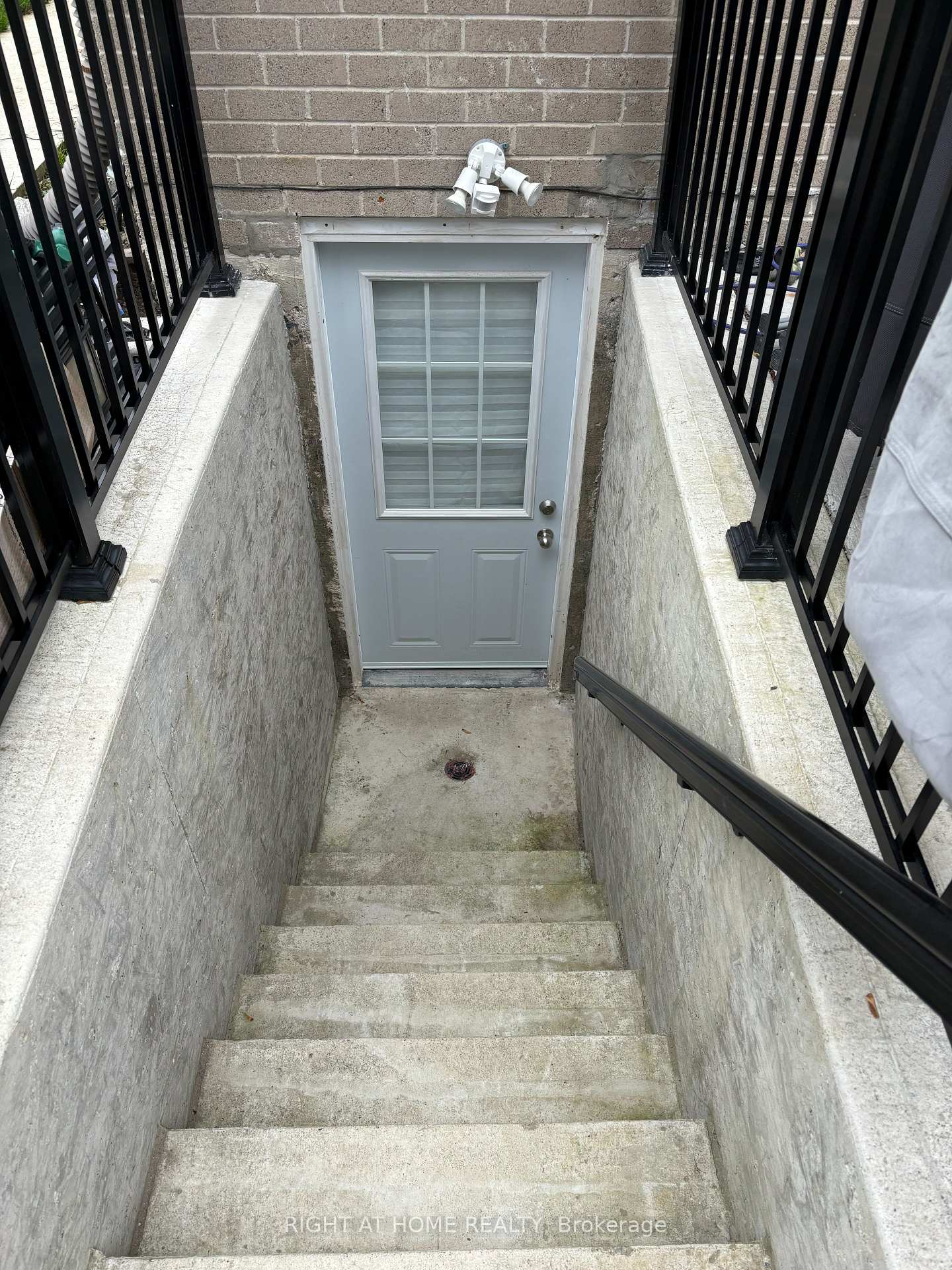 17-hollis-court-brampton-ontario-w13497822