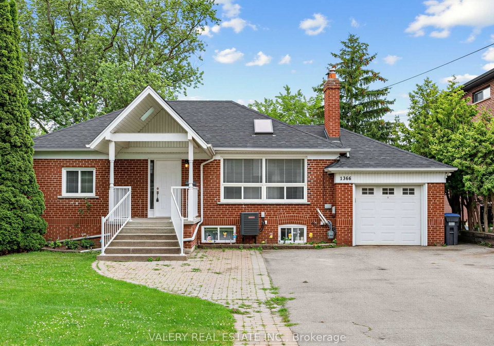 1366-applewood-road-mississauga-ontario-w13497854