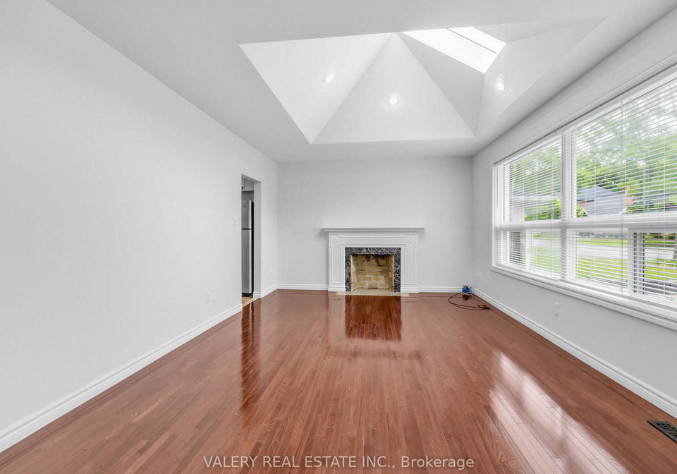 1366-applewood-road-mississauga-ontario-w13497854
