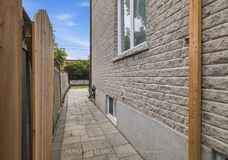 1036-caven-street-mississauga-ontario-w13498188