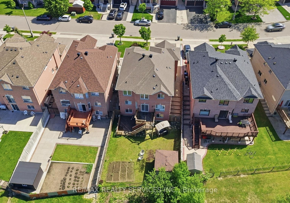 20-switchback-trail-brampton-ontario-w13498196