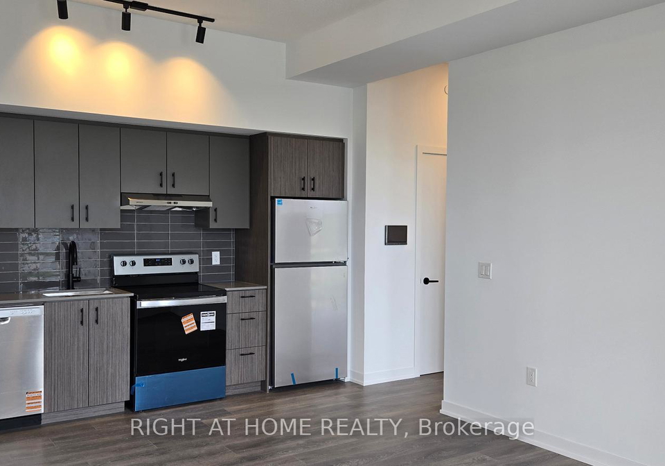 4878-powers-common-burlington-ontario-w13498394
