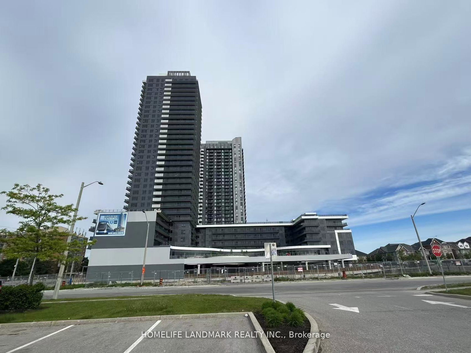 5105-hurontario-street-mississauga-ontario-w13498524
