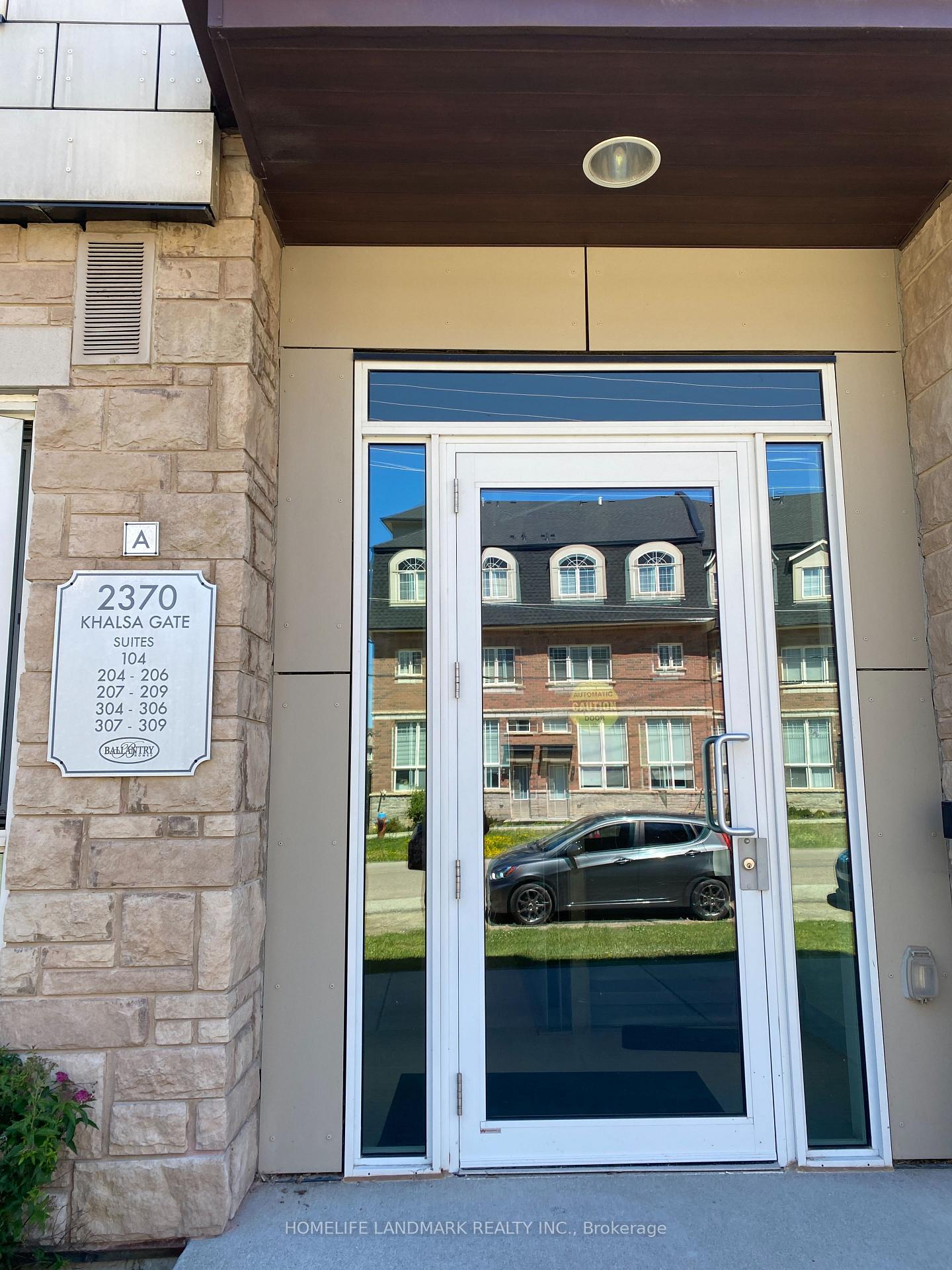 2370-khalsa-gate-oakville-ontario-w13498548