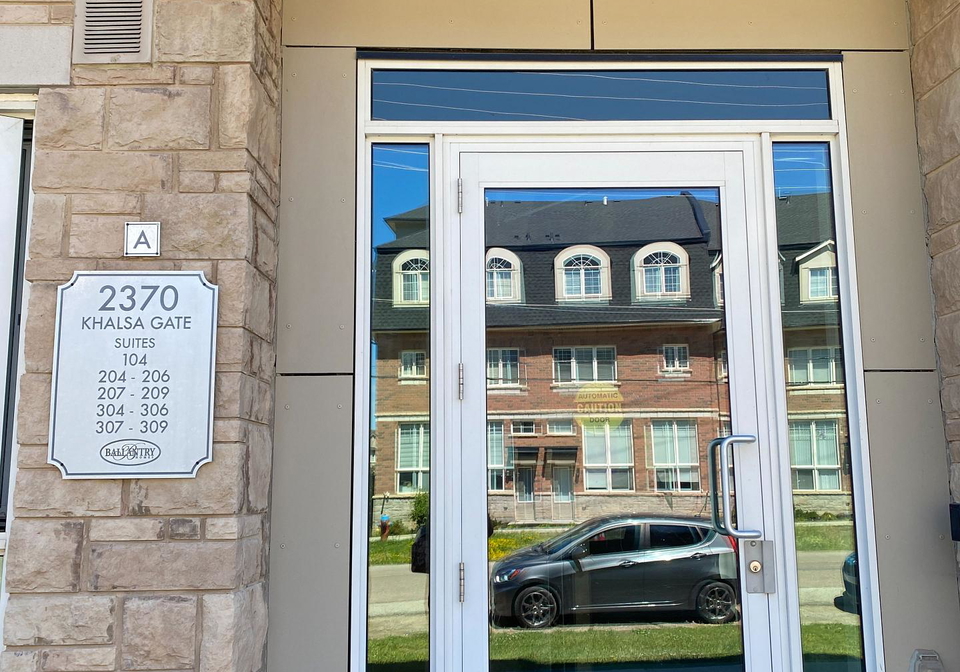 2370-khalsa-gate-oakville-ontario-w13498548