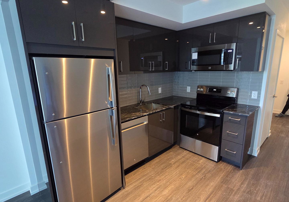 4010-eglinton-avenue-w-toronto-etobicoke-ontario-w13498566