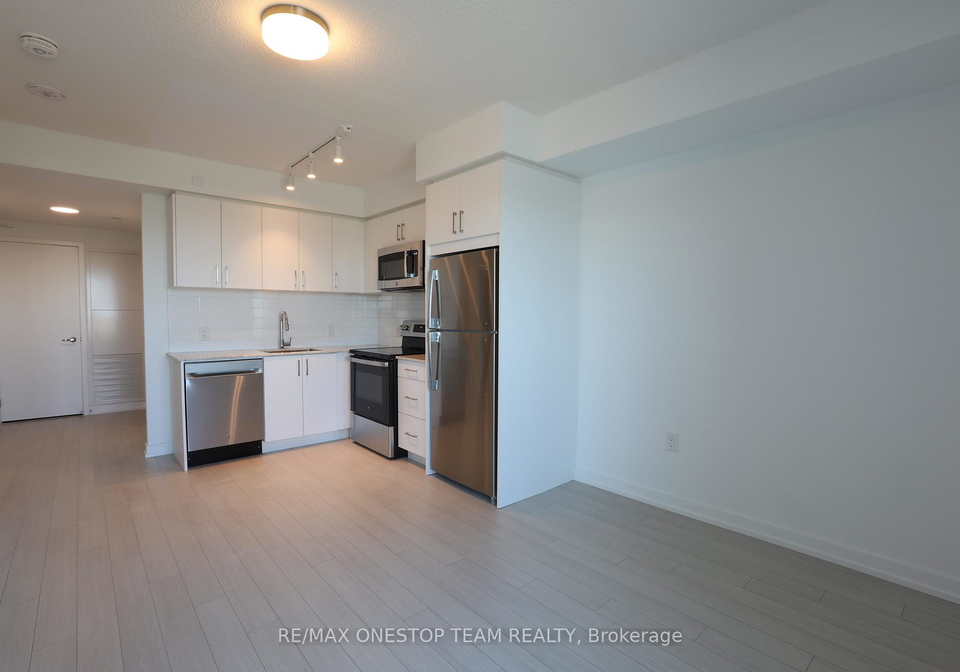 4010-eglinton-avenue-w-toronto-etobicoke-ontario-w13498626
