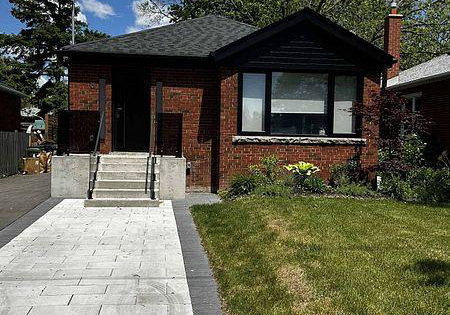 8-yarn-road-toronto-etobicoke-ontario-w13498650