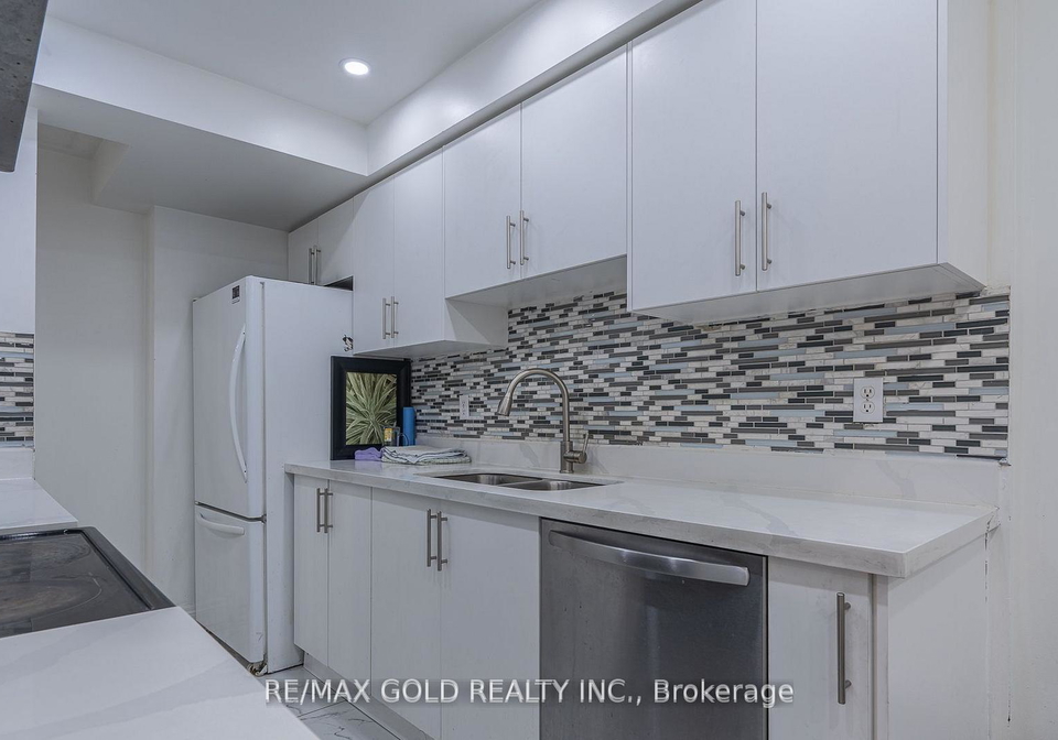 102-bunchberry-way-brampton-ontario-w13498728