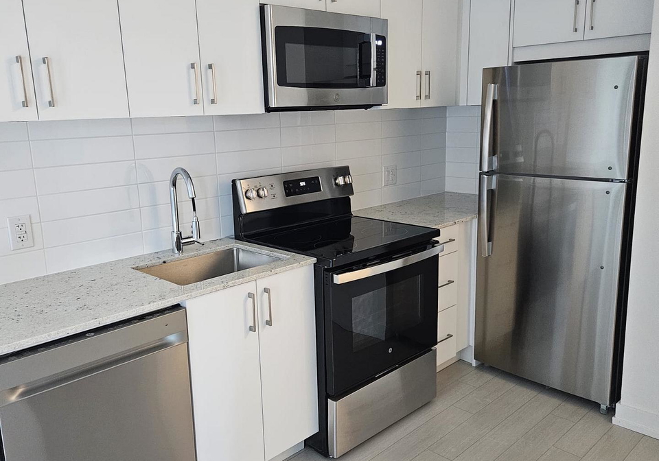4010-eglinton-avenue-w-toronto-etobicoke-ontario-w13498774