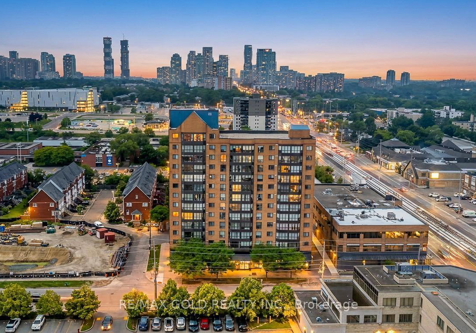 25-agnes-street-mississauga-ontario-w13498830