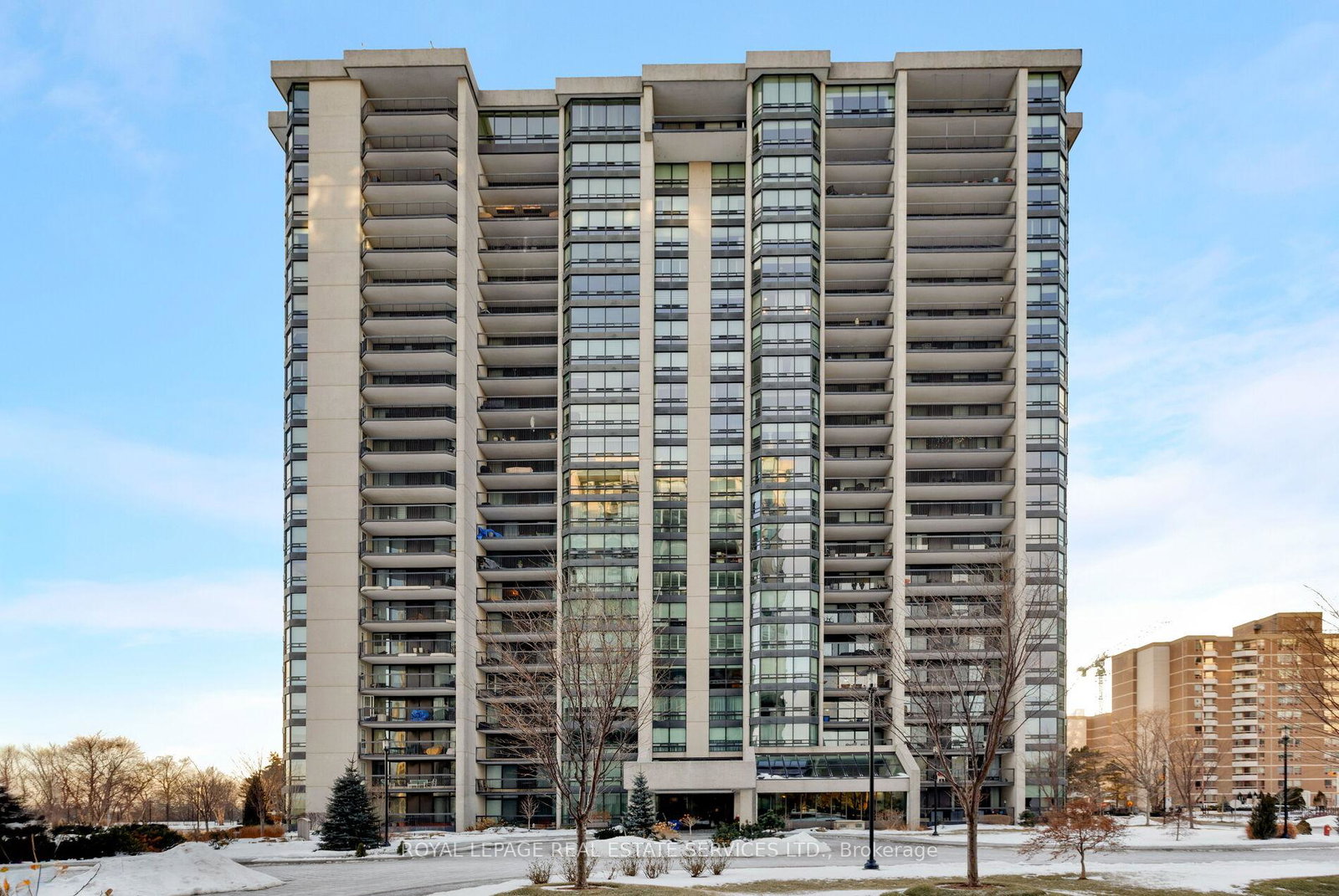 2180-marine-drive-oakville-ontario-w13498860