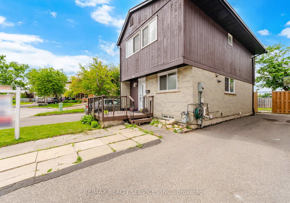 18-gold-pine-court-brampton-ontario-w13498964
