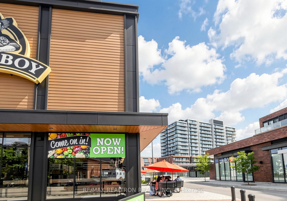 220-missinnihe-way-mississauga-ontario-w13499030