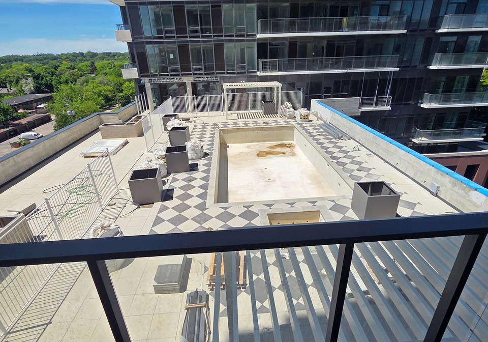 4010-eglinton-avenue-w-toronto-etobicoke-ontario-w13499062