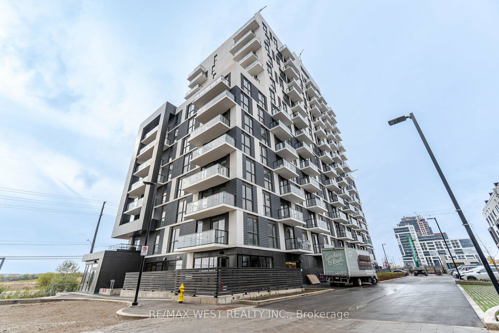 345-wheat-boom-drive-oakville-ontario-w13499170