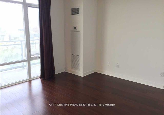 360-square-one-drive-mississauga-ontario-w13499354