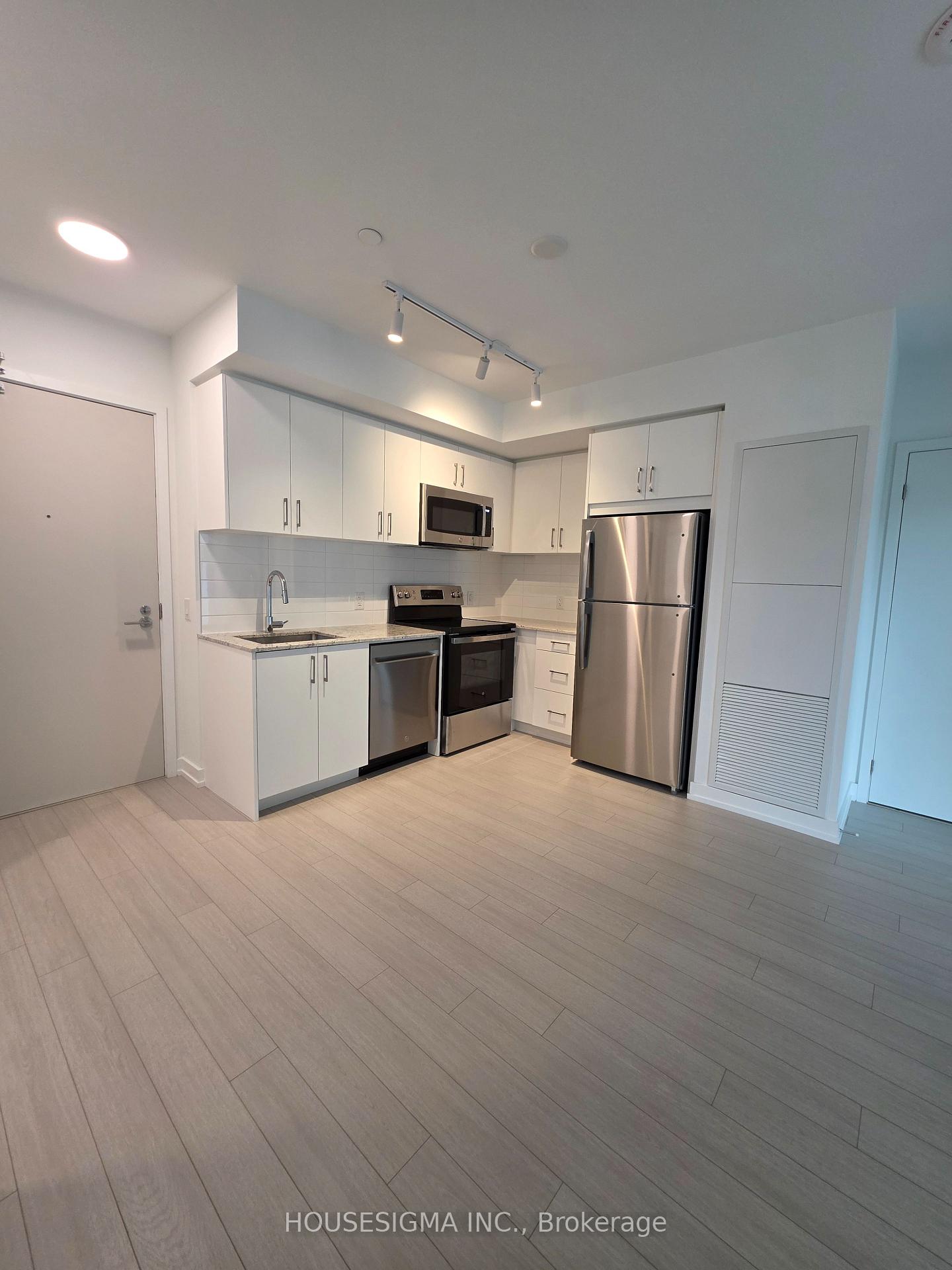 4010-eglinton-avenue-w-toronto-etobicoke-ontario-w13499356