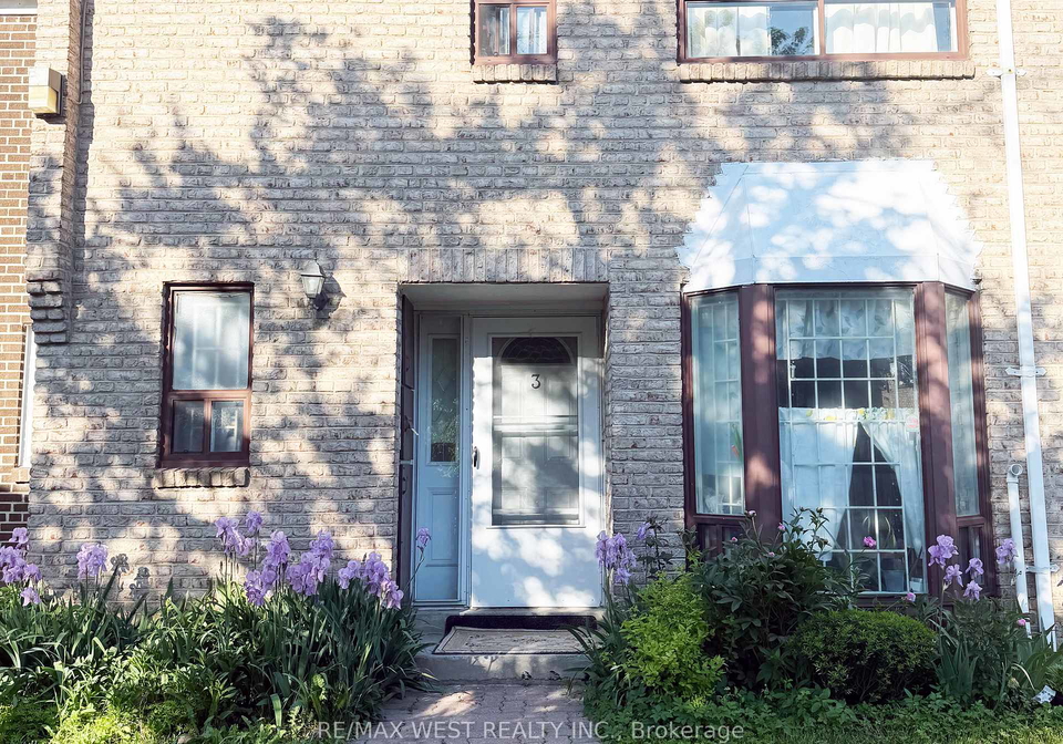 19-gosford-boulevard-toronto-york-ontario-w13499800