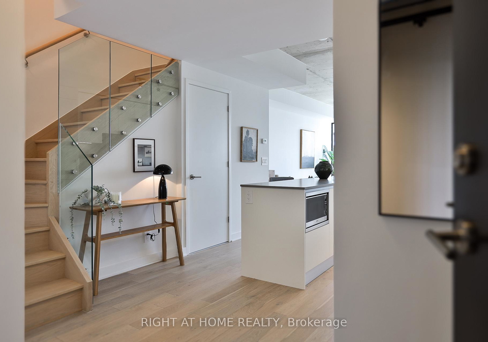 2720-dundas-street-w-toronto-toronto-ontario-w13499940