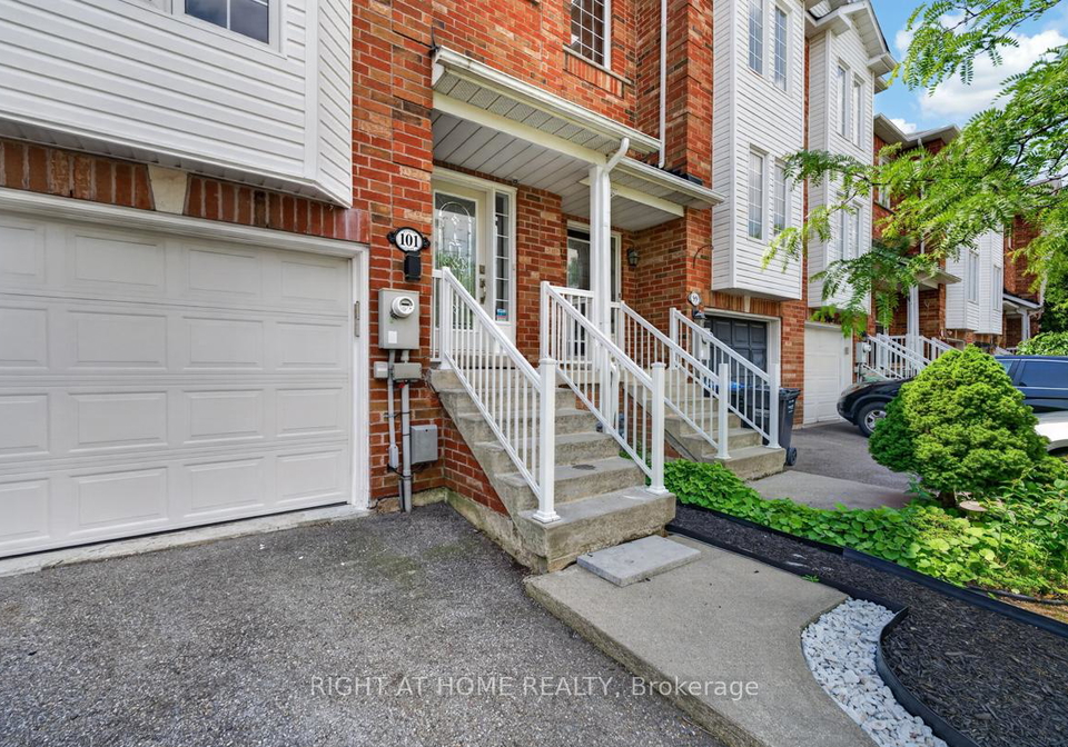 101-wilmont-court-brampton-ontario-w13500062