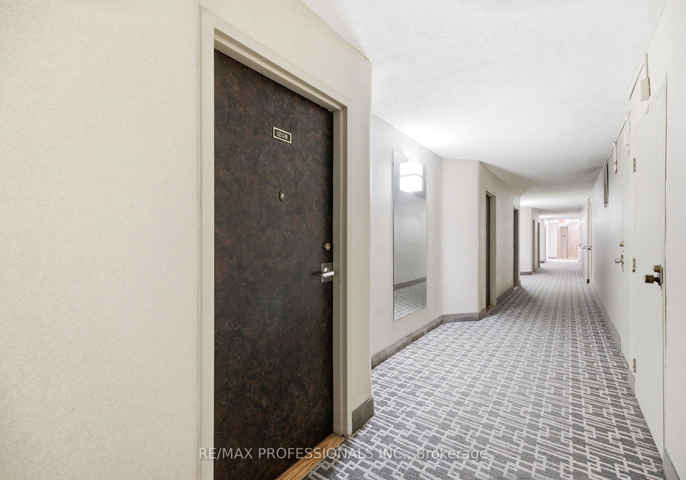 11-wincott-drive-toronto-etobicoke-ontario-w13500538