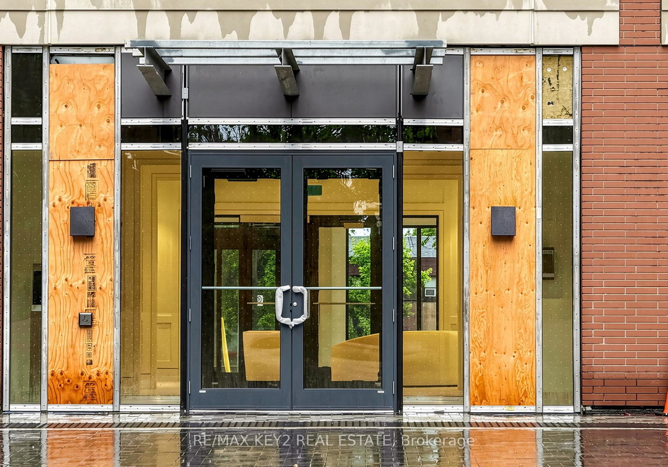 4010-eglinton-avenue-w-toronto-etobicoke-ontario-w13500914