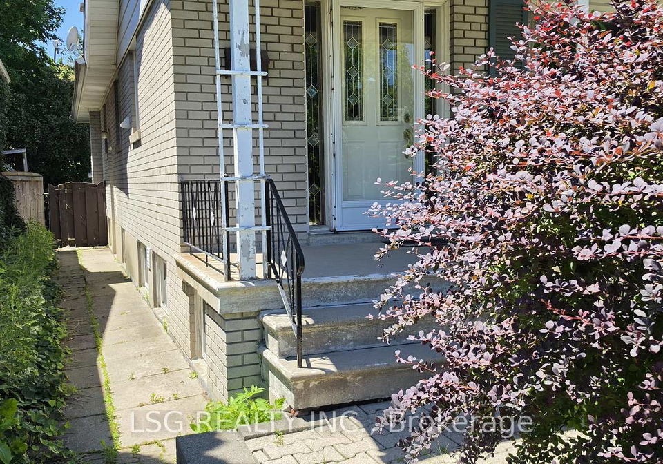 81-norgrove-crescent-toronto-etobicoke-ontario-w13501338