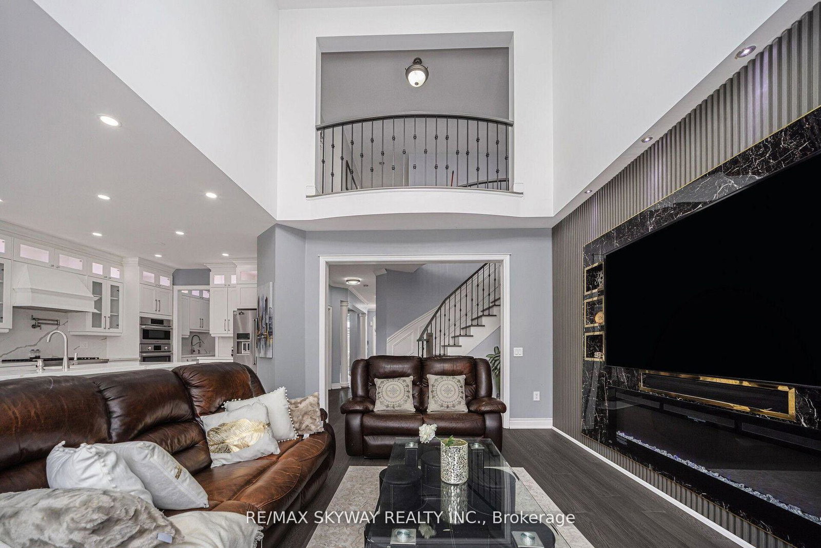 44-eaglesprings-crescent-brampton-ontario-w13501392