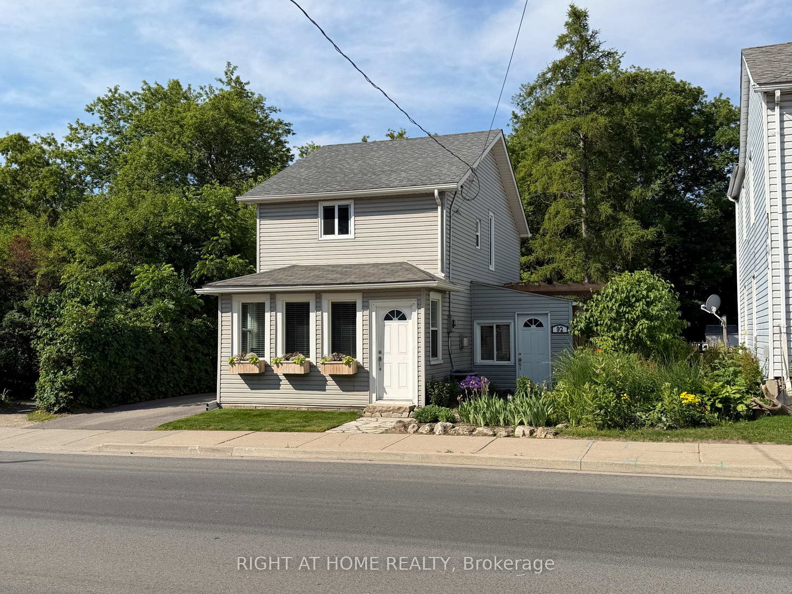 92-main-street-n-halton-hills-ontario-w13501456