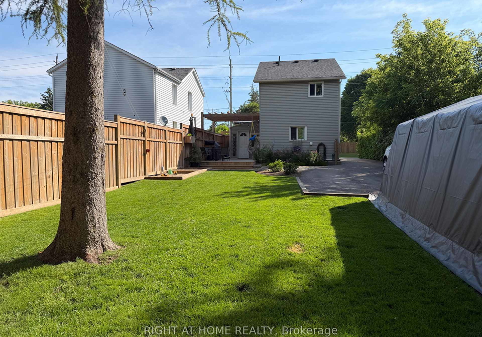 92-main-street-n-halton-hills-ontario-w13501456
