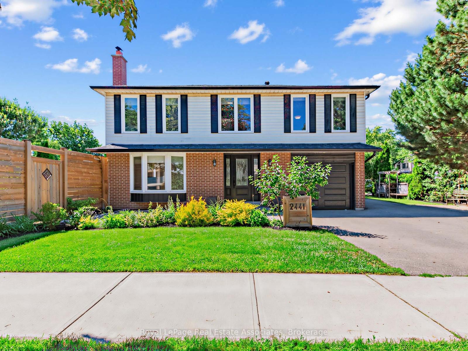 2441-winthrop-crescent-mississauga-ontario-w13501574