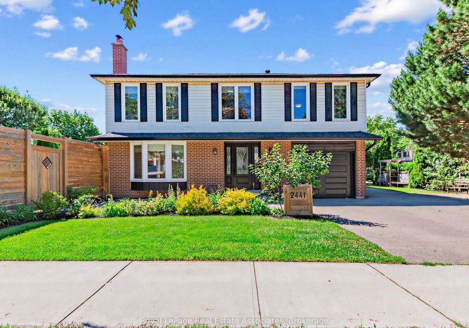 2441-winthrop-crescent-mississauga-ontario-w13501574