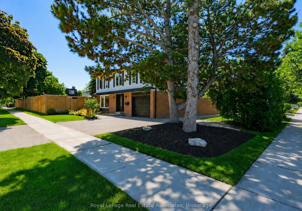 2441-winthrop-crescent-mississauga-ontario-w13501574