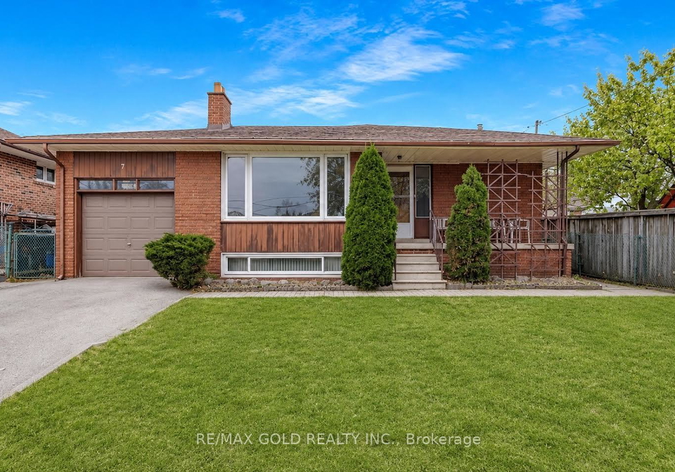 7-larchmere-avenue-toronto-york-ontario-w13501726