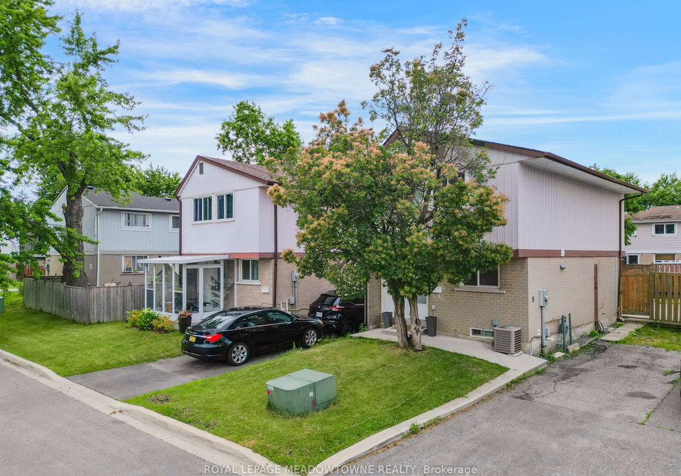 9-hardcastle-court-brampton-ontario-w13501804