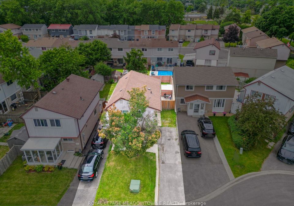9-hardcastle-court-brampton-ontario-w13501804