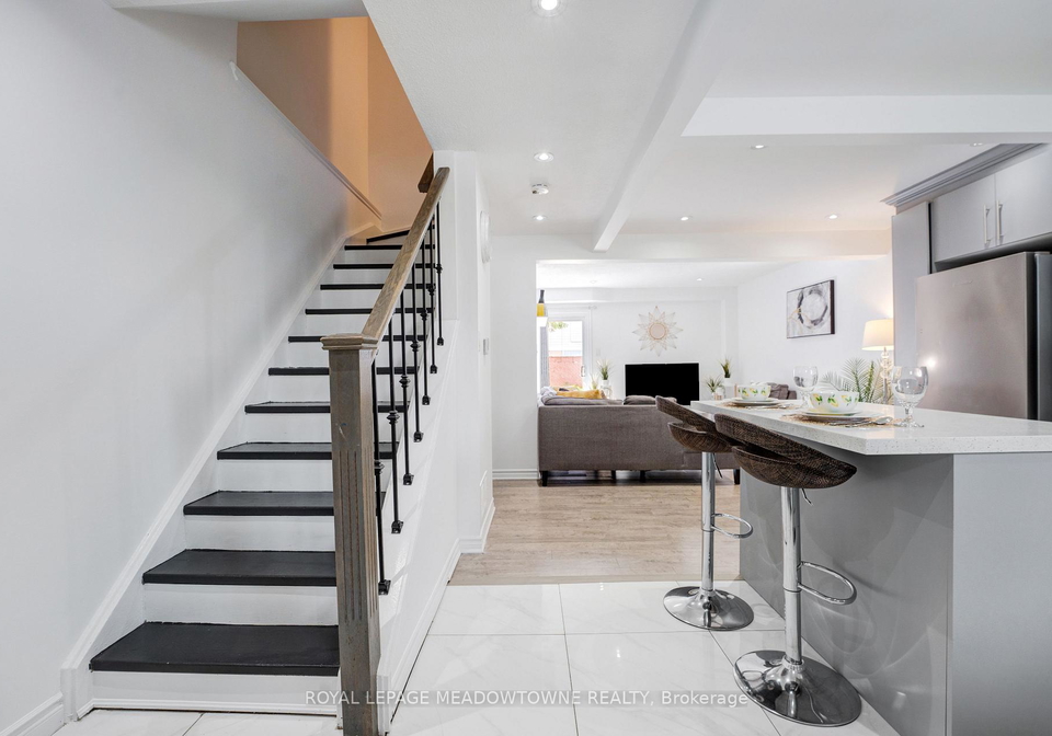 9-hardcastle-court-brampton-ontario-w13501804