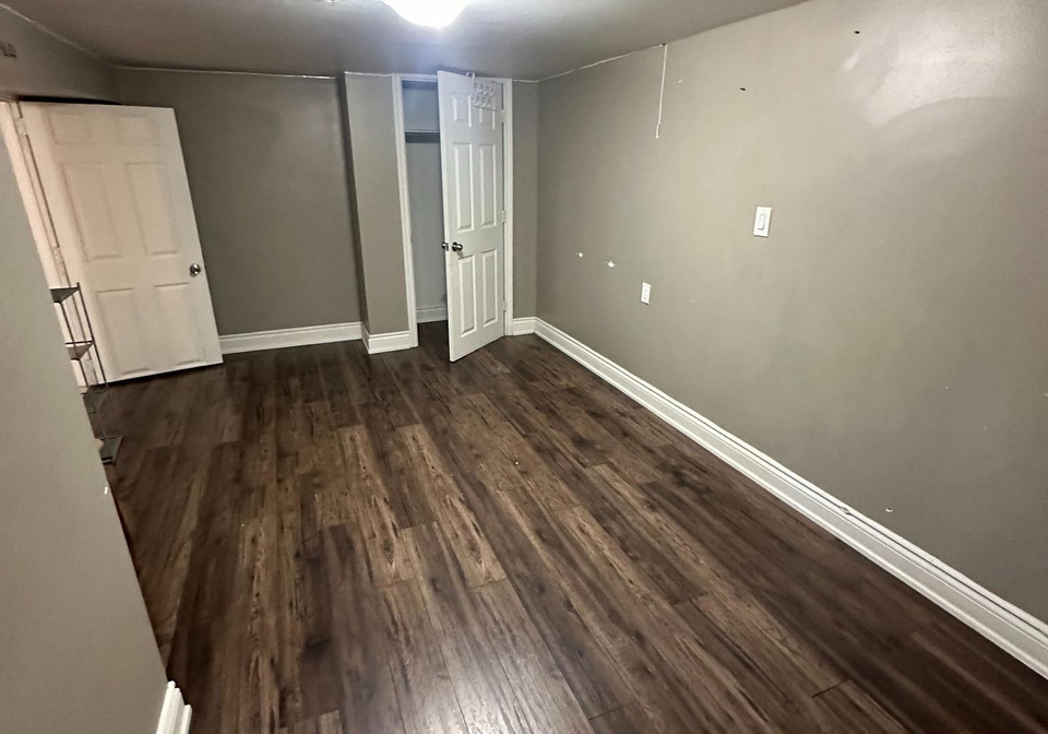 186-maurice-drive-oakville-ontario-w13501898