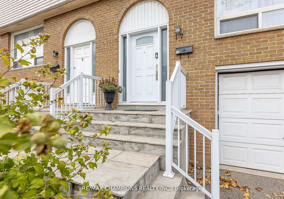 3525-brandon-gate-drive-mississauga-ontario-w13502268