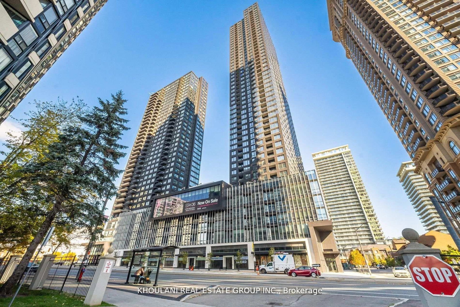 395-square-one-drive-mississauga-ontario-w13502816