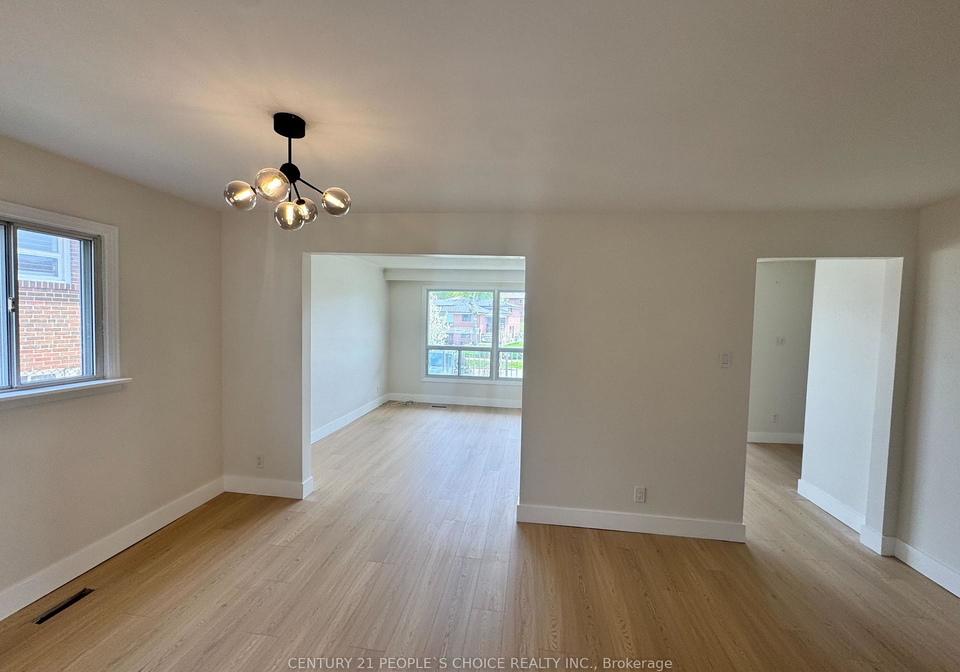 29-dellbrook-crescent-toronto-york-ontario-w13503180