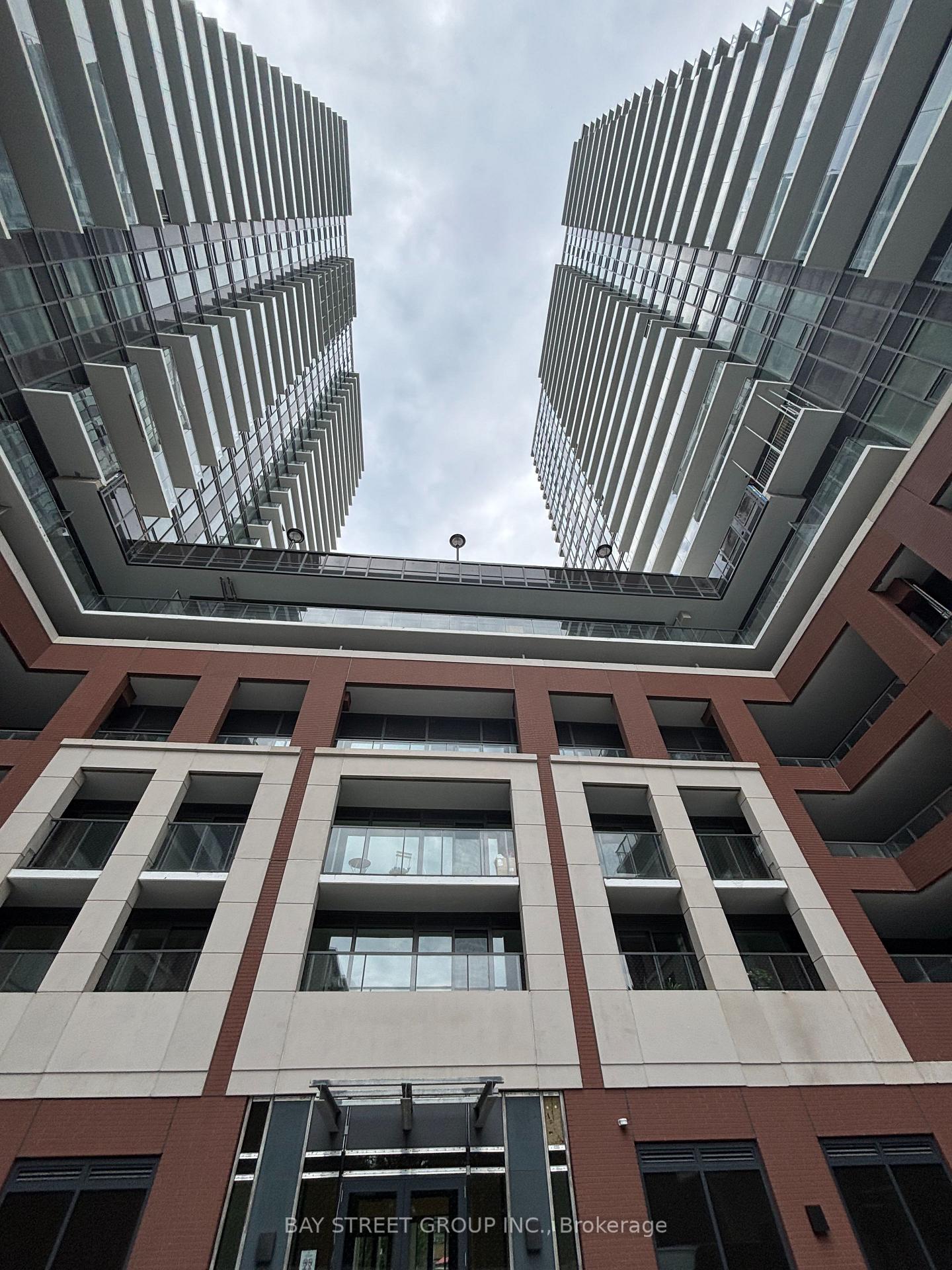 4010-eglinton-avenue-w-toronto-etobicoke-ontario-w13503236